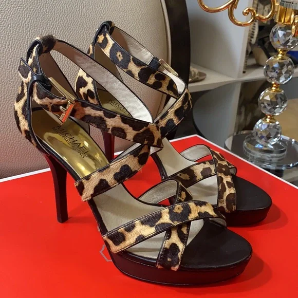 Michael Kors real fur high heel beautiful brand new. - Picture 10 of 11